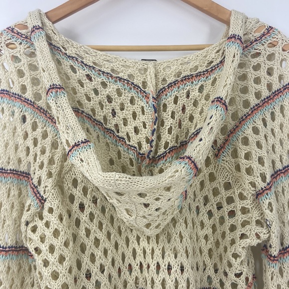 Boho fisherman’s open weave lace long cream tunic with hood and fringe - Picture 15 of 16